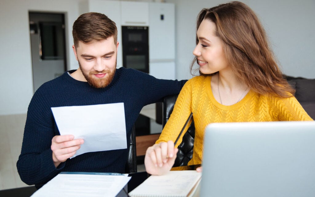 Smart savings tips to help Auckland first-home buyers reach their deposit goals faster with support from Auckland Loans.